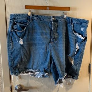 Destroyed Jean shorts